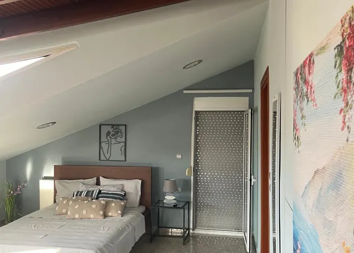 Attic Family * Paralia Dionysiou